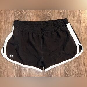 Under Armour Women's Black Shorts Large